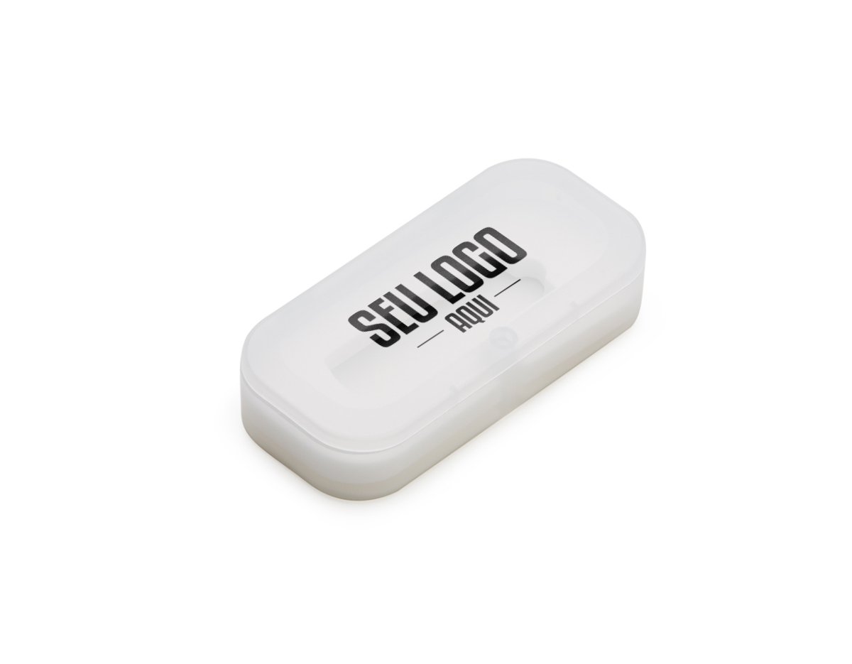 Estojo plástico com espuma interna para pen drive. Não acompanha pen drive.
