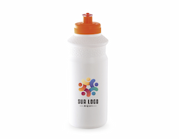 Squeeze de 650 ml, feito de plástico resistente, é ideal para o dia a dia. Destaca-se pelo detalhe em relevo na parte superior e pela tampa de bico rosqueável em silicone, que garante vedação e praticidade. É um brinde funcional e durável para promover sua marca.