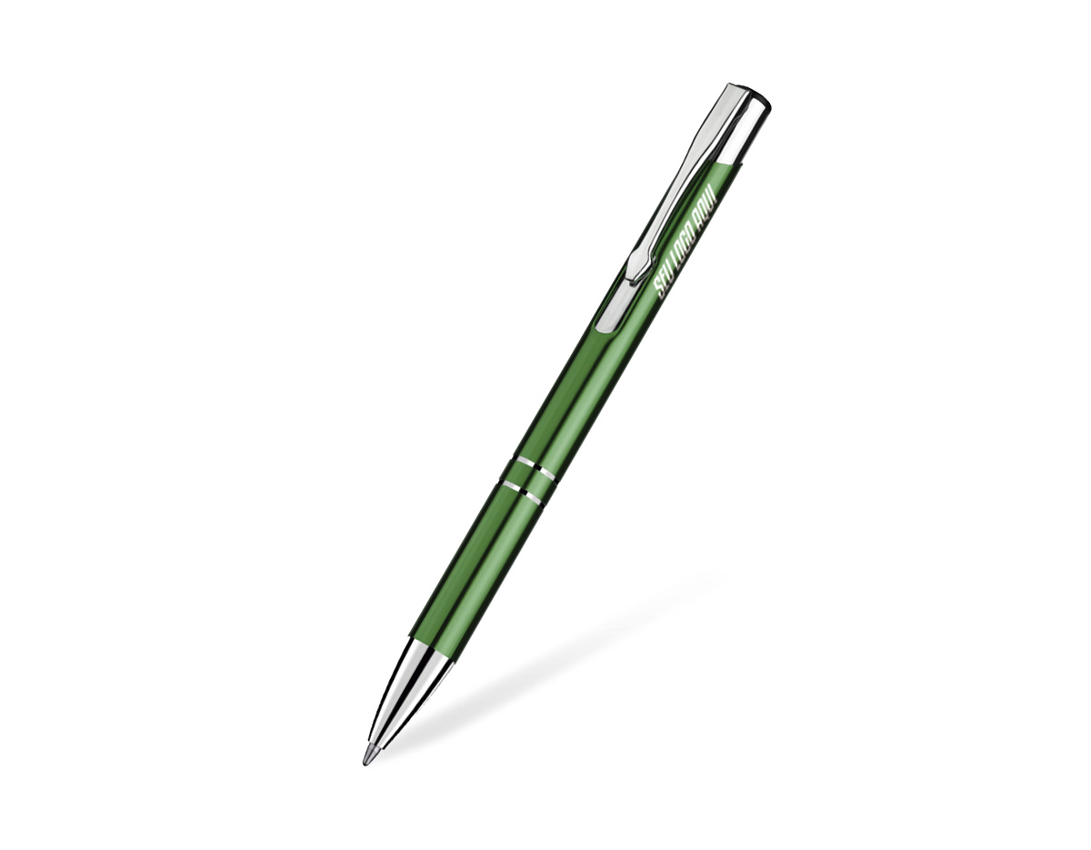 Caneta esferográfica em metal com escrita na cor azul, apresentando acabamento brilhante que confere elegância e destaque ao produto. Conta com detalhe também brilhoso, agregando sofisticação ao design. Ideal para uso corporativo ou como brinde promocional refinado, unindo estilo e funcionalidade.