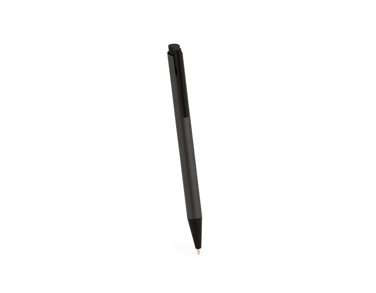 Caneta metálica com ponteira, clip e acionamento em plástico, combinando resistência e leveza. Possui carga esferográfica azul de 1,0 mm que proporciona escrita macia e uniforme, com acionamento por clique para mais praticidade. Um brinde corporativo elegante e funcional, ideal para destacar sua marca no dia a dia.