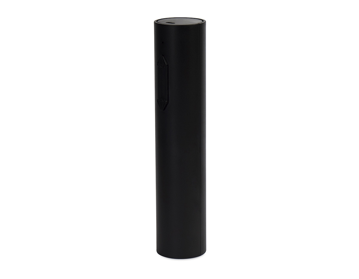 Saca rolhas elétrico recarregável com estrutura em plástico ABS, policarbonato (PC) e broca em aço carbono. Conta com botões em formato de diamante para controle do aparelho e acompanha cabo USB-C para carregamento.