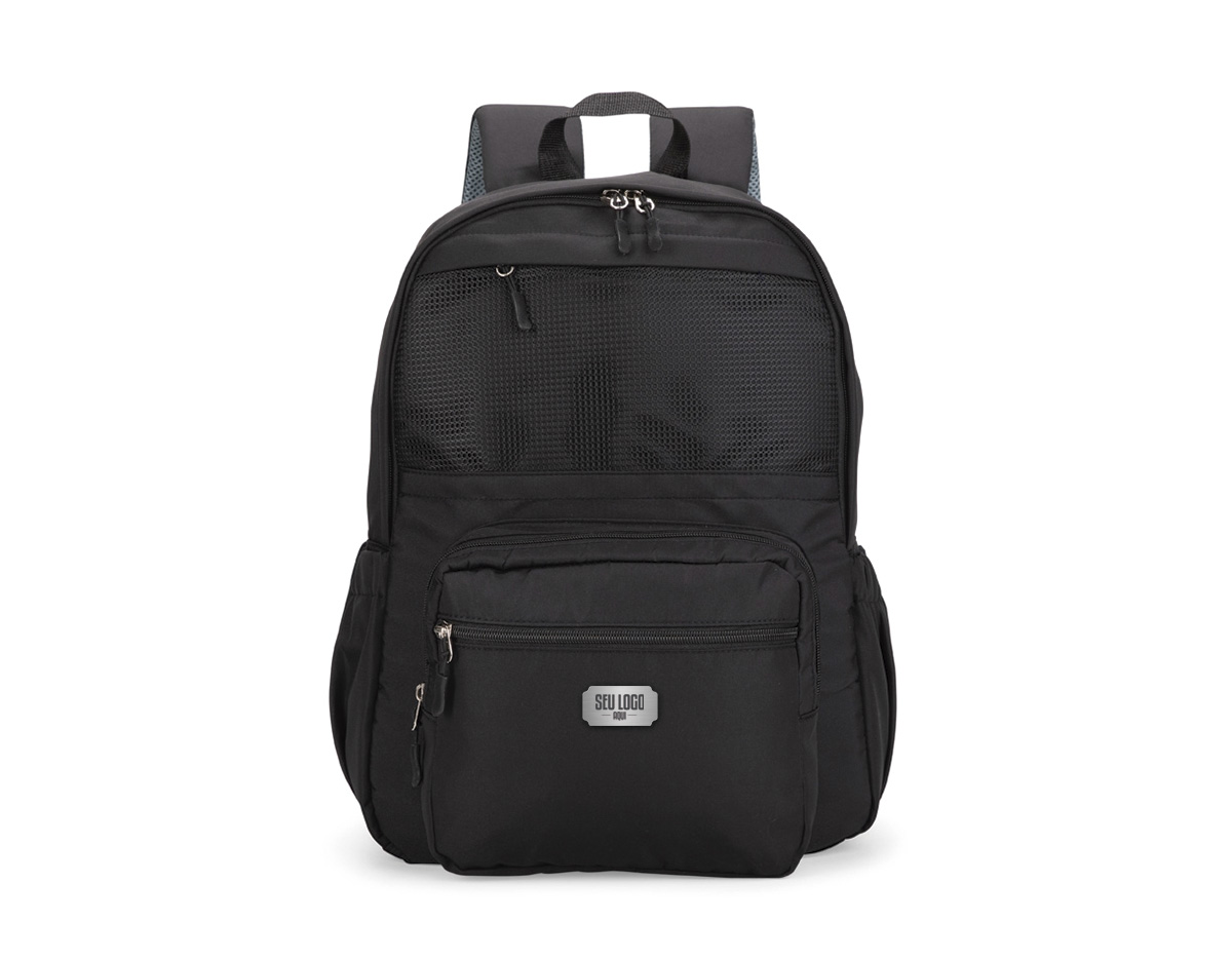 Mochila em Oxford impermeável com fechamento em zíper e capacidade máxima de até 23 litros. Apresenta divisória interna para notebooks de até 15,6 polegadas. Conta ainda com três bolsos frontais em tamanhos diferentes, incluindo bolso superior em tela de malha para itens úmidos, além de dois bolsos laterais com elástico, alça de mão em nylon e duas alças de ombro com revestimento em espuma respirável.