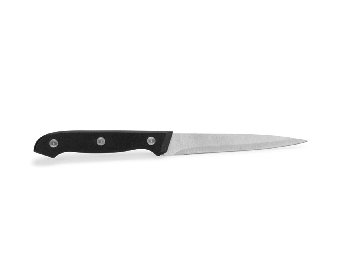 Kit churrasco composto por seis peças, ideal para preparar e servir com praticidade. O conjunto inclui tábua em madeira de pinho, tesoura multiuso com estrutura em polipropileno e lâminas em aço inox, além de quatro facas com cabos em PP e lâminas em inox em diferentes tamanhos: 3, 4, 6 e 8 polegadas. Um conjunto funcional que reúne resistência, utilidade e organização para momentos de preparo e confraternização.