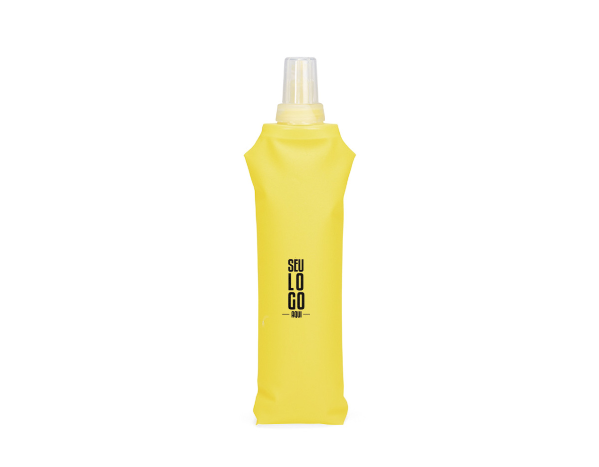 Squeeze dobrável feito em poliuretano termoplástico (TPU) livre de BPA. Possui capacidade máxima de 500ml, bico rosqueável com protetor de encaixe em plástico e topo em silicone macio, que permite o consumo de líquidos ao morder levemente a ponta após inclinar o squeeze.