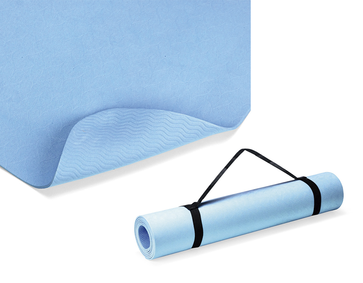 Tapete para yoga confeccionado em EVA flexível, material leve e resistente que proporciona conforto durante a prática de exercícios. Apresenta leves texturas ao longo da superfície, contribuindo para maior aderência e estabilidade. Acompanha alça em nylon com elástico para transporte, facilitando o armazenamento e o deslocamento para diferentes ambientes de treino.