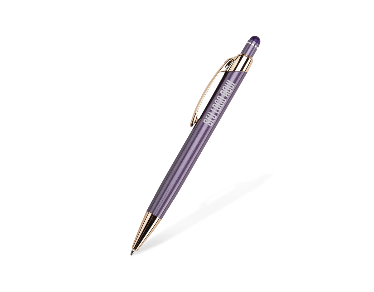 Caneta metálica com acabamento sofisticado, equipada com clip e ponteira em tom acobreado. Conta com acionamento por clique, topo emborrachado para interação com telas touchscreen e carga esferográfica azul. Indicada para uso corporativo e ações promocionais.