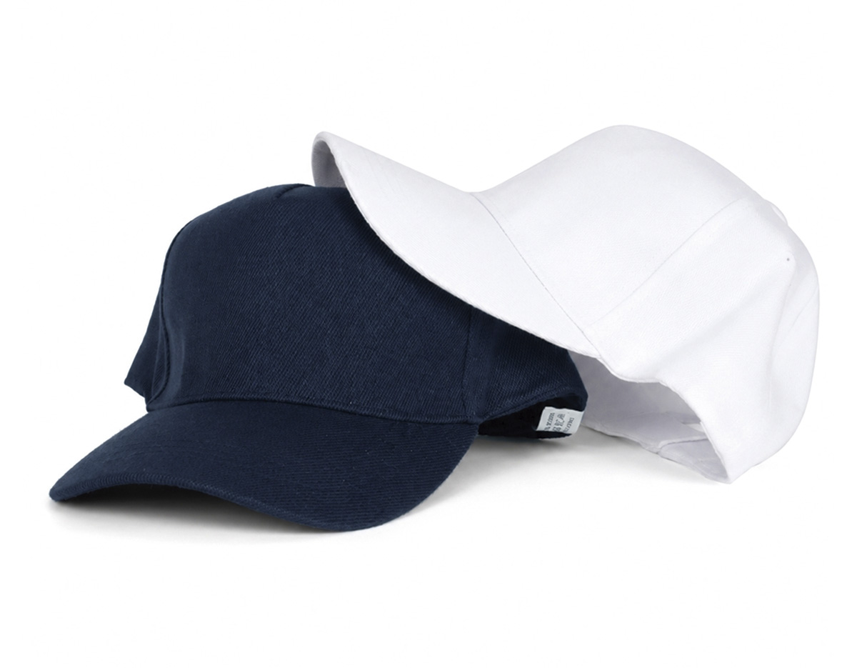 Boné de aba curva confeccionado em poliéster com fecho ajustável em velcro a parte posterior.
Altura :  17 cm

Largura :  28 cm

Profundidade :  aba 7,5 cm

Circunferência :  57,5 cm
