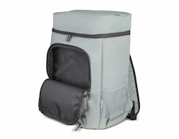 Mochila/Bolsa térmica confeccionada em resistente material 600D, com revestimento interno em PEVA que auxilia na conservação da temperatura dos alimentos e bebidas. Possui dois bolsos laterais, bolso frontal para acessórios, cordão de compressão frontal e compartimento superior impermeável. Um brinde corporativo funcional e versátil para diversas ocasiões.