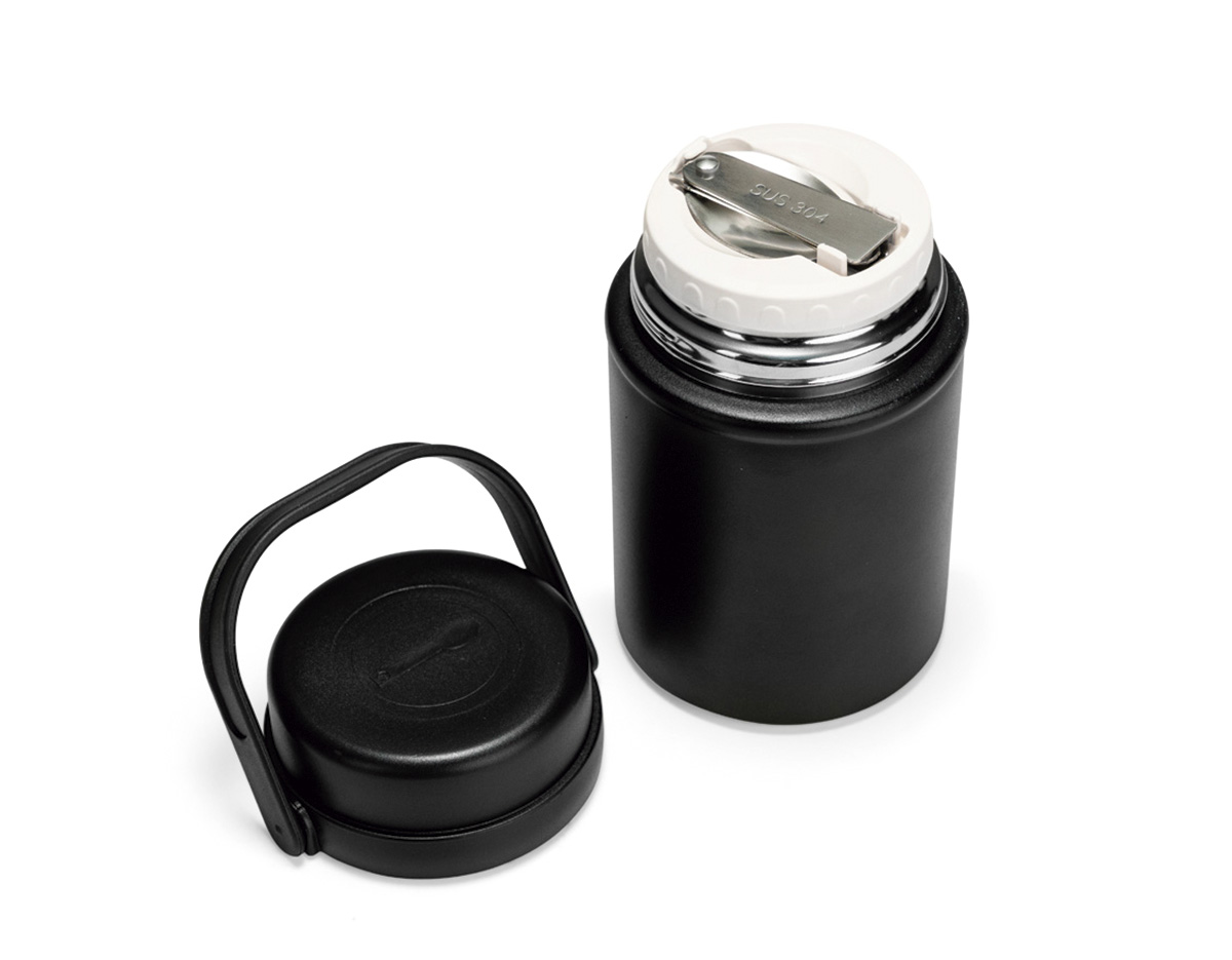 Pote térmico com capacidade máxima de 500 ml, desenvolvido em estrutura de parede dupla, com interior em aço inox 304 e exterior em aço inox 201 com pintura eletrostática. Possui base antiderrapante em silicone e duas tampas rosqueáveis em plástico polipropileno (PP). A tampa interna conta com anel de vedação em silicone e compartimento para armazenamento da colher retrátil, enquanto a externa possui alça para transporte. Acompanha colher retrátil em inox 304.