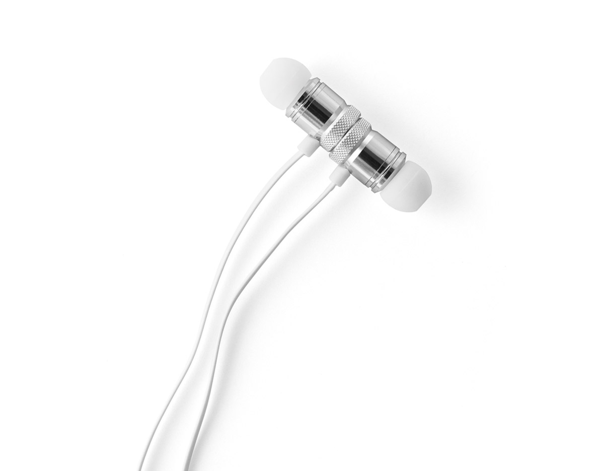 Fone de ouvido PC magnético com transmissão por bluetooth autonomia até 3 horas função para atender chamadas, controle de volume e conexão à playlist do dispositivo móvel. incluso cabo USB/micro USB para carregar fornecido em bolsa em EVA