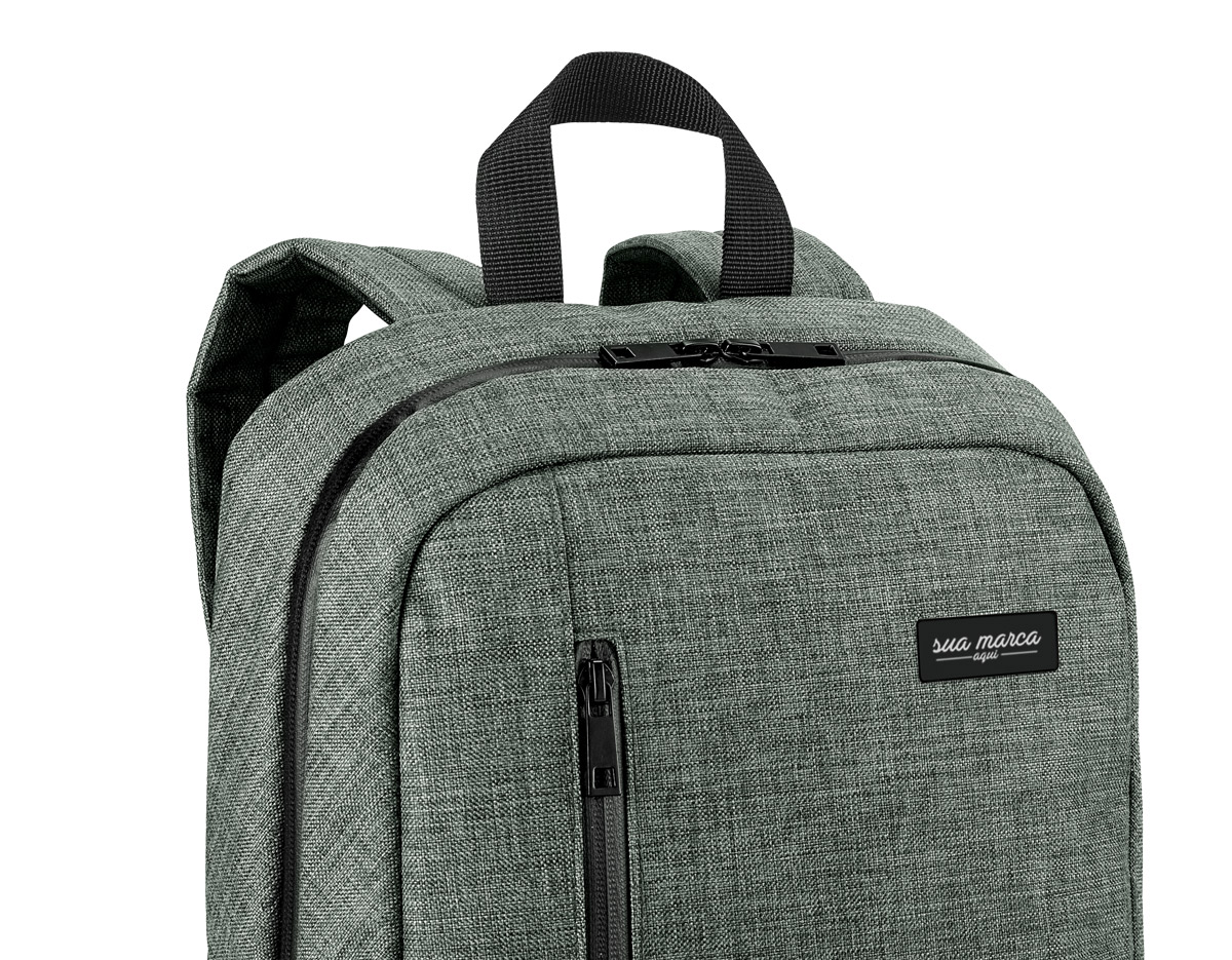 Mochila para notebook. 600D de alta densidade. Compartimento forrado, com 2 divisórias almofadadas para notebook até 14'' e tablet 9.7''. Bolso frontal e 1 bolso lateral. Parte posterior e alças almofadadas. Placa metálica removível com imã, para fácil gravação
