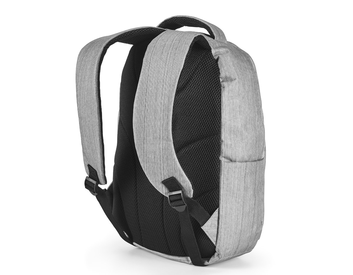 Mochila. Poliéster 600D. Para notebook até 14''. Compartimento principal forrado. 2 bolsos frontais com fecho. Bolsos interiores. Placa metálica removível com imã, para fácil gravação 305 x 445 x 130 mm