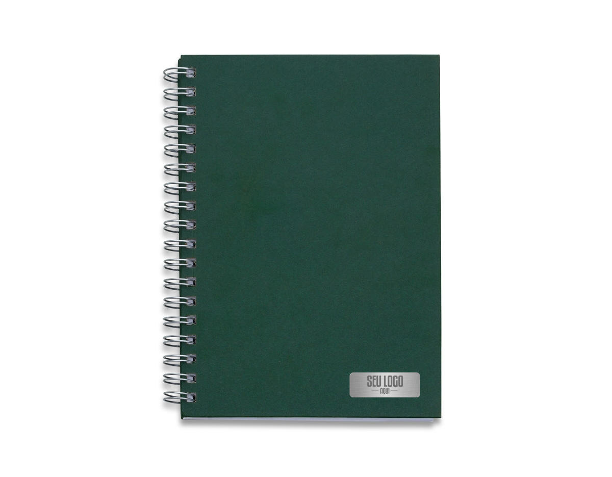  Caderno com capa kraft colorida e espiral prata metálico. Possui aproximadamente 98 folhas brancas pautadas e páginas para: dados pessoais, calendário de 2023 à 2026 e planejamento.