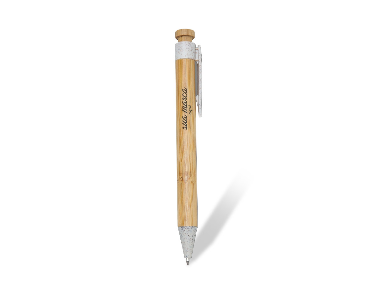 Caneta de bambu com detalhes plásticos e clip em formato de folha, aciona por clique.