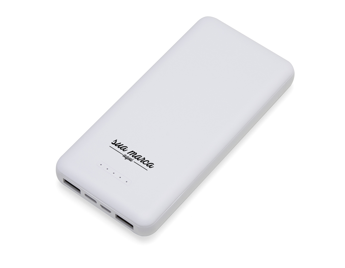 Carregador portátil de indução com 10.000mAh e indicador led de bateria, contém dois conjuntos de ventosas nas extremidades da área de indução, ideal para fixação do celular durante este modo de carga. O carregador possui duas portas de saídas USB, possibilitando o carregamento de dois dispositivos ao mesmo tempo, além do modo de carga por indução ilustrado por um raio, indicando a área correta para este modo de carga. O carregador possui duas portas de entradas, Tipo-C e V8. Acompanha cabo USB e adaptador Tipo-C.