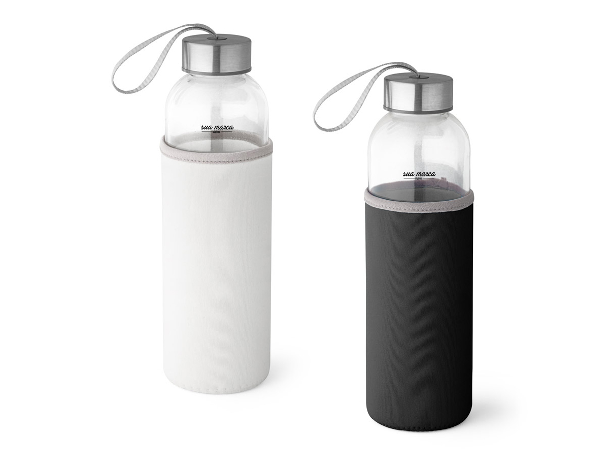 Squeeze em vidro e tampa em aço inox com alça para fácil transporte. Capacidade até 520 mL. Fornecido com luva em soft shell dando proteção extra à sua squeeze. Caixa branca 94651 vendida opcionalmente. Certificação EU Food Grade