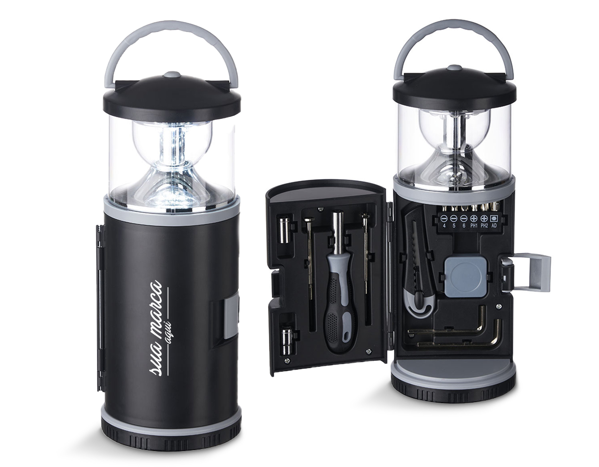 Lanterna led com Kit Ferramentas, contendo:
1 Trena de 1 metro;
1 Estilete;
3 Pontas de chave de fenda;
2 Pontas de chave philips;
1 Cabo emborrachado para encaixar ponta de chave de fenda e philips;
1 Mini chave de fenda;
1 Mini chave philips;
2 Chaves hexagonal em L;
2 Soquetes de chave hexagonal;
1 Extensor para soquete de chave hexagonal.
