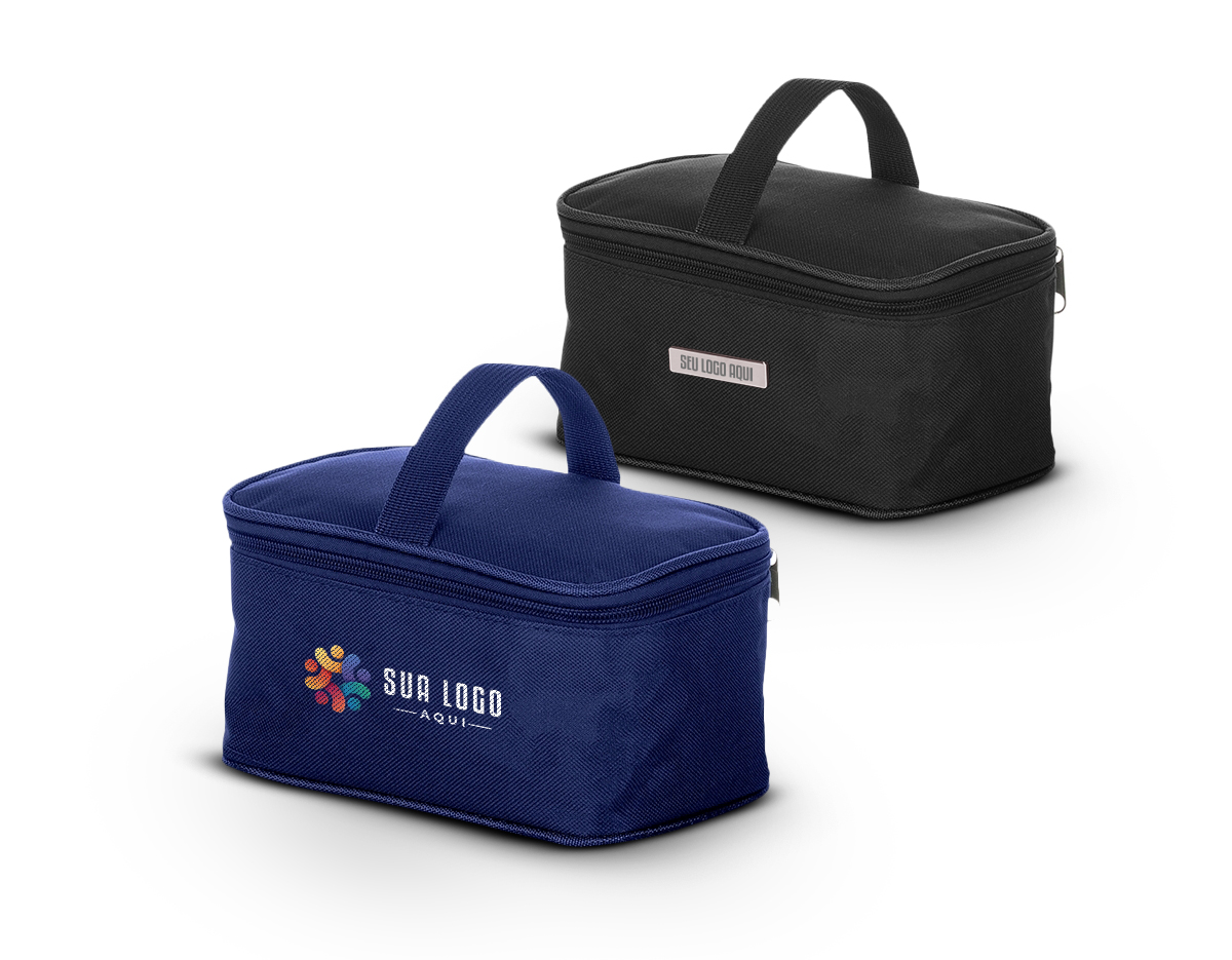 Bolsa térmica 2,6 litros em nylon com alça para mão, parte interna com revestimento térmico e acompanha plaquinha para personalização.