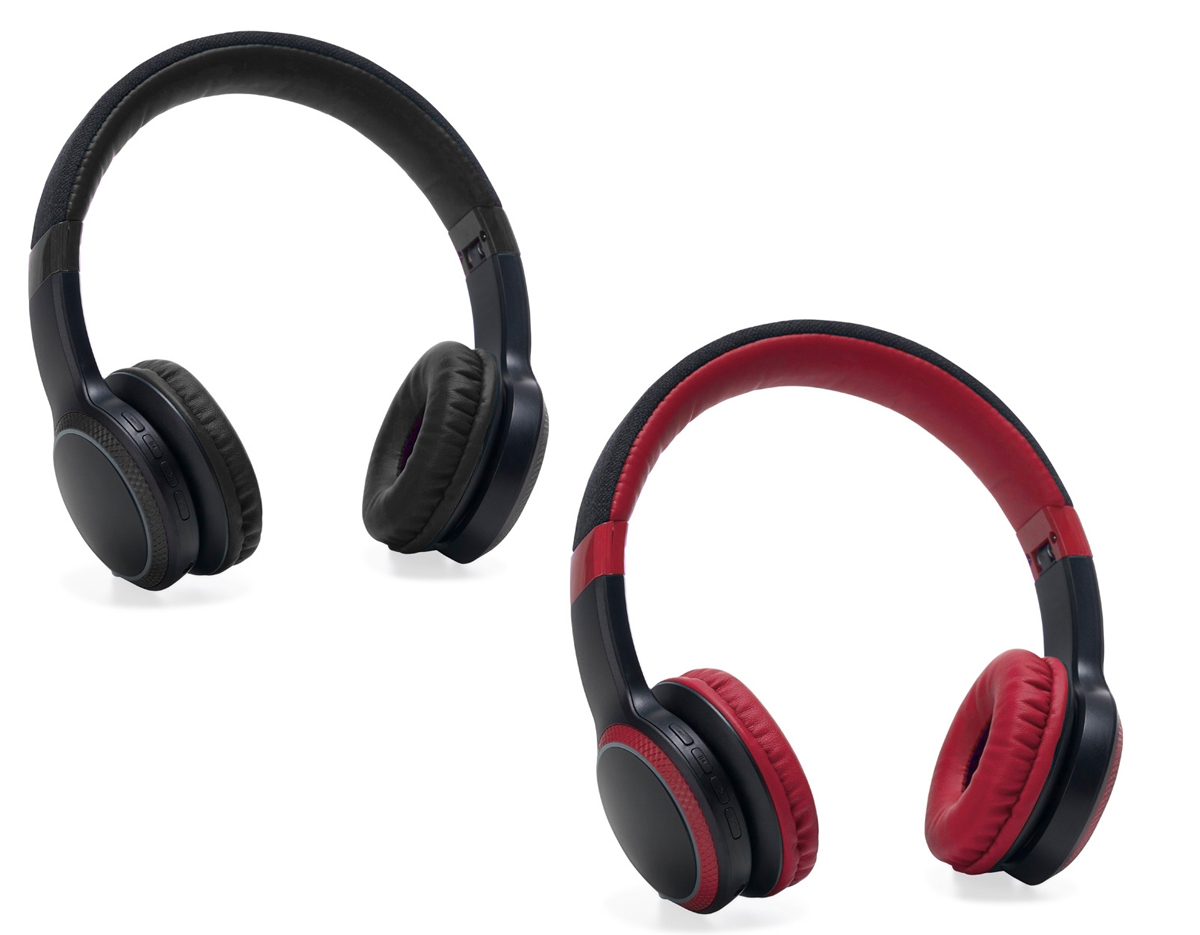 Fone de ouvido bluetooth. Possui revestimento de couro sintético com espuma interna, garantindo um ótimo isolamento do som externo, luzes LED RGB, hastes articuláveis com altura regulável, permitindo que o fone seja guardado de maneira compacta, revestimento de tecido na parte superior da hastes, microfone para atendimento de chamadas, botões Play/Pause, M (modo), + e – no corpo do fone. Executa nos modos bluetooth, Auxiliar P2, Rádio FM e Cartão TF (Micro sd). Acompanha cabo USB tipo-C.