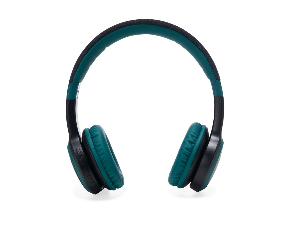 Fone de ouvido bluetooth. Possui revestimento de couro sintético com espuma interna, garantindo um ótimo isolamento do som externo, luzes LED RGB, hastes articuláveis com altura regulável, permitindo que o fone seja guardado de maneira compacta, revestimento de tecido na parte superior da hastes, microfone para atendimento de chamadas, botões Play/Pause, M (modo), + e – no corpo do fone. Executa nos modos bluetooth, Auxiliar P2, Rádio FM e Cartão TF (Micro sd). Acompanha cabo USB tipo-C.