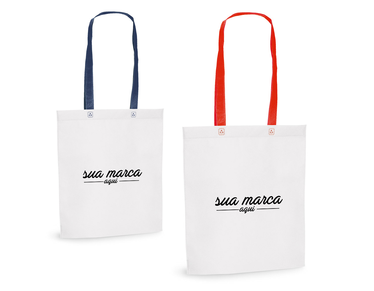 Kit queijo 3 peças em estojo kraft . Contém faca com ponta, faca reta e tábua. Acompanha embalagem de papelão.