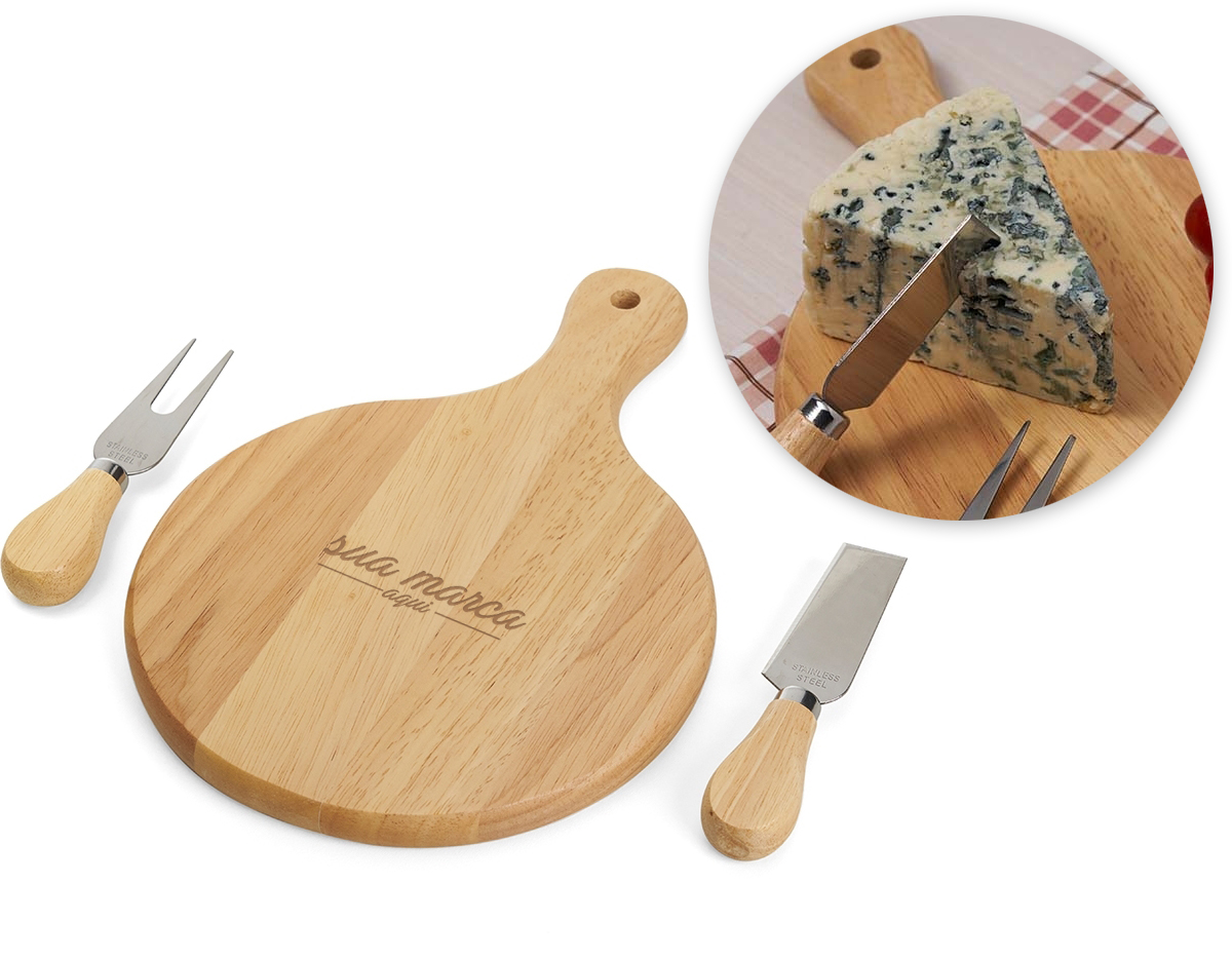 Kit queijo 3 peças em estojo kraft, contém: Tábua de bambu redonda, faca reta, e garfo. Tábua com orifício para encaixe.