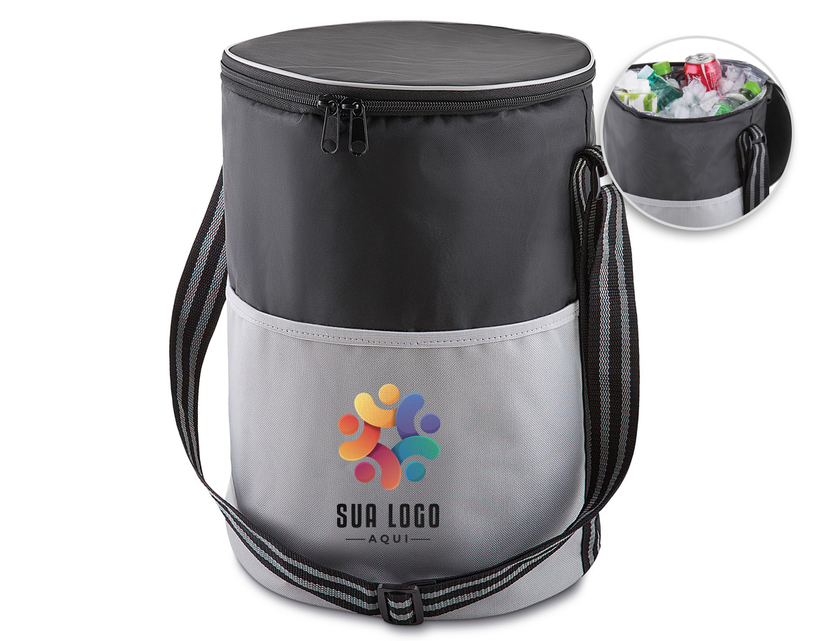 Bolsa térmica, capacidade 25 litros, tecido nylon e polyester na cor preta e cinza, bolso frontal, alça de ombro regulável, parte interna soldada