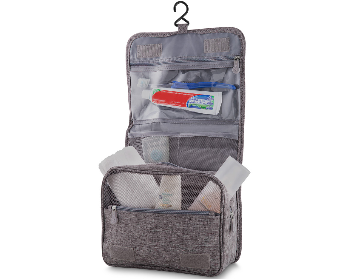 Necessaire em tecido polyester, com excelente espaço interno, bolso frontal e no verso. Suporte para pendurar.