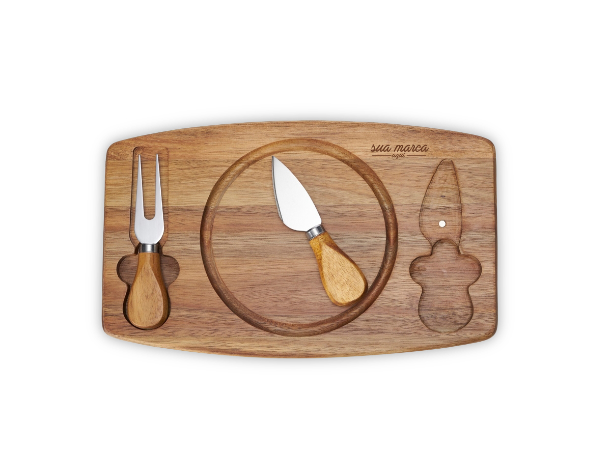 kit queijo 3 peças, contém: tábua de madeira com canaleta, faca com ponta, e garfo. Tábua com imã para encaixe e fixação dos utensílios.
