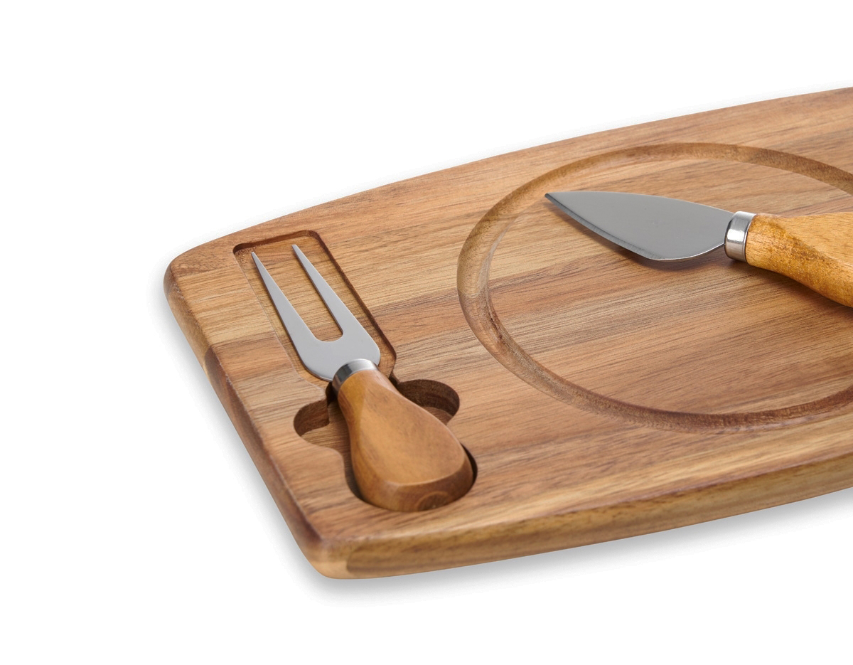kit queijo 3 peças, contém: tábua de madeira com canaleta, faca com ponta, e garfo. Tábua com imã para encaixe e fixação dos utensílios.