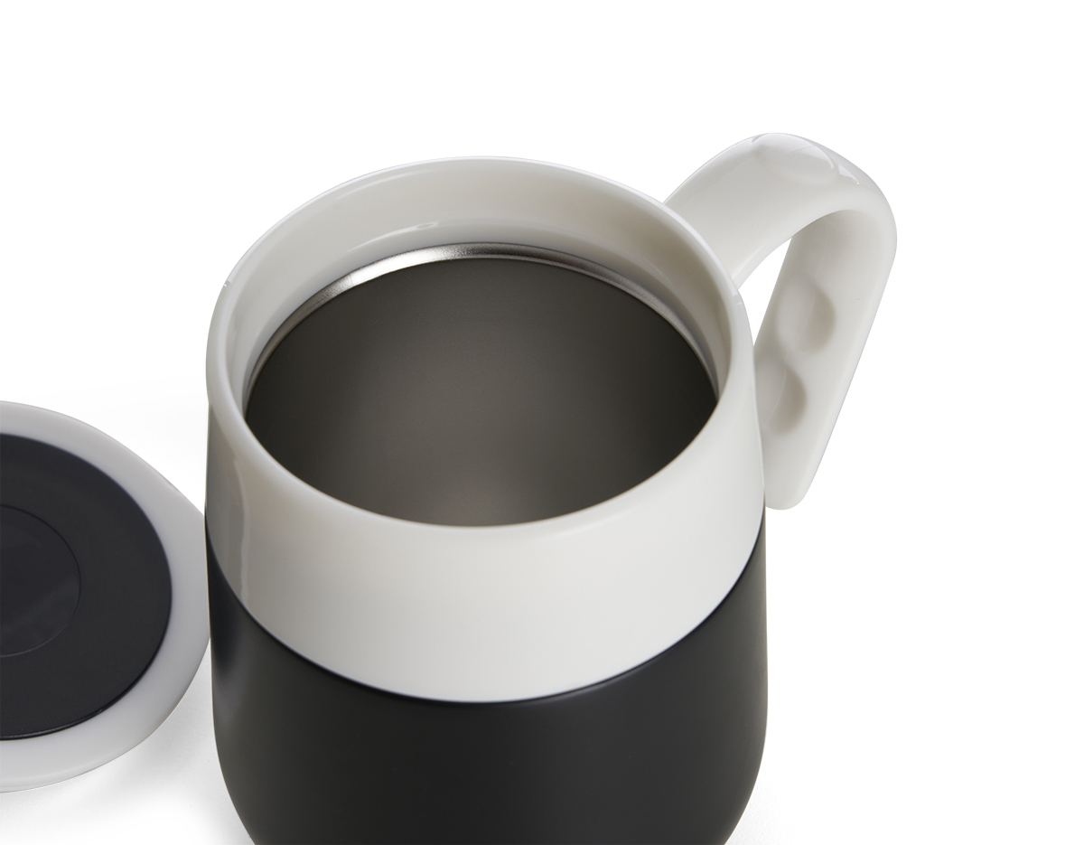 Caneca Térmica 500ml em inox com display LED com termômetro digital na tampa para indicar a temperatura do líquido.