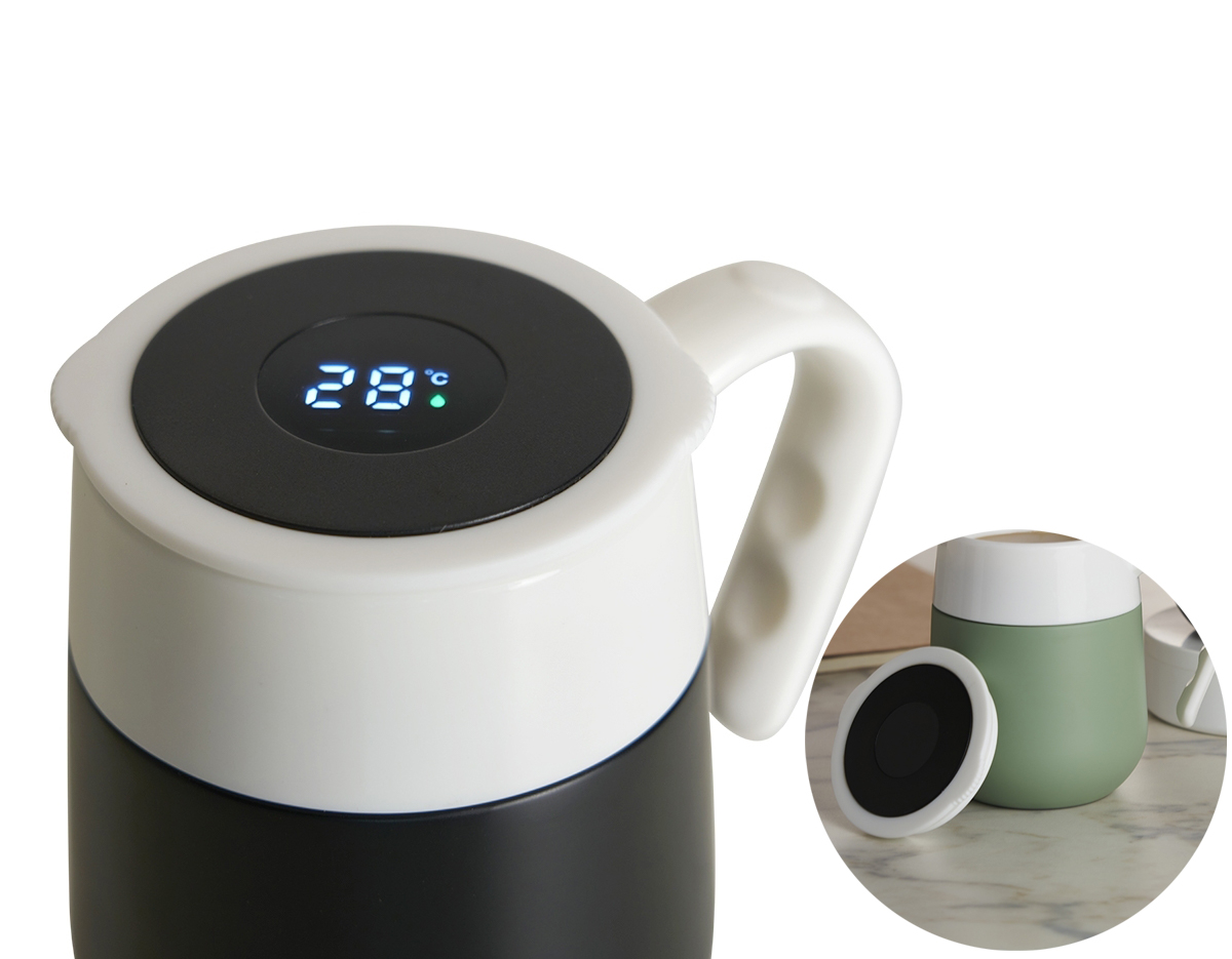 Caneca Térmica 500ml em inox com display LED com termômetro digital na tampa para indicar a temperatura do líquido.