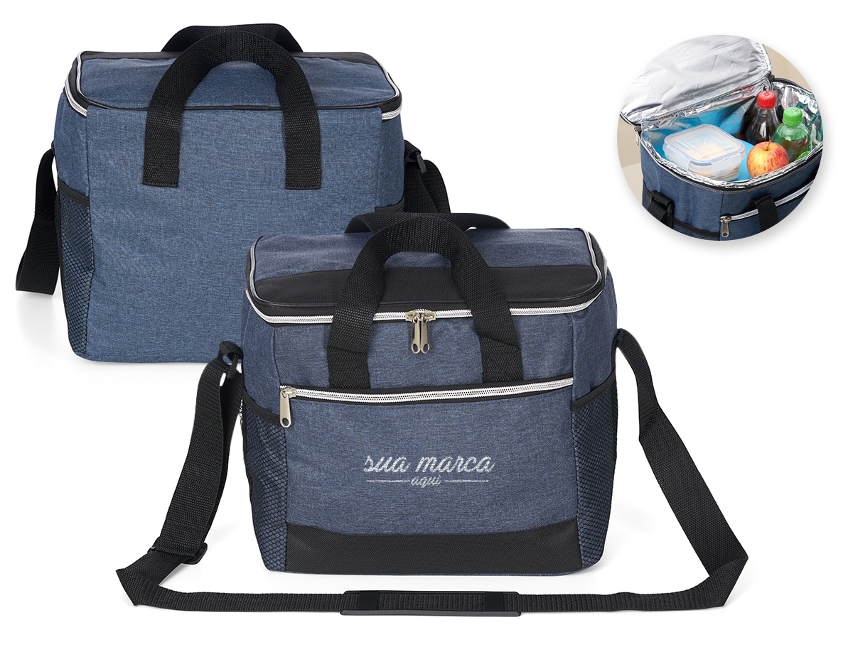 Bolsa térmica 18 litros. Contém bolso frontal com zíper, bolsos laterais telados, alça de mão em nylon e alça transversal regulável (não removível) com apoio para ombro.
