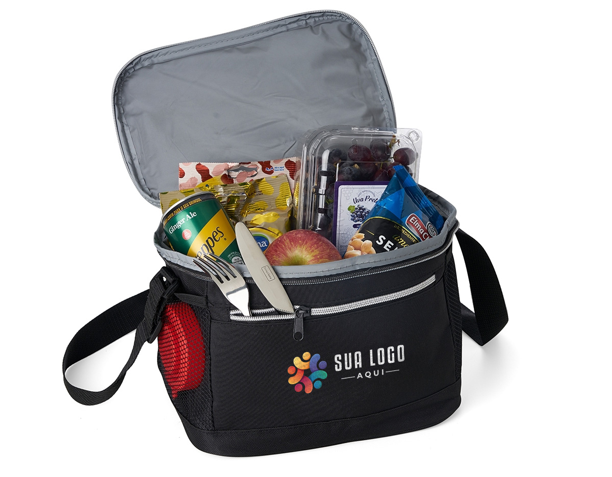 Bolsa térmica 10 litros com bolsos externos e alça de mão, contém bolso frontal com zíper, bolsos laterais telados e alça transversal regulável.