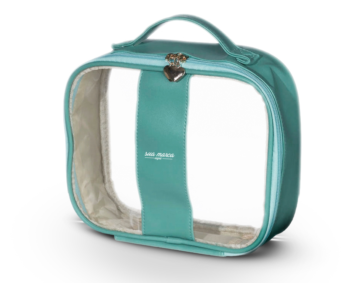 Necessaire impermeável de PVC e PU tamanho G, parte interna com revestimento em tecido, possui alça superior para as mãos, e detalhe dourado em formato de coração no zíper.