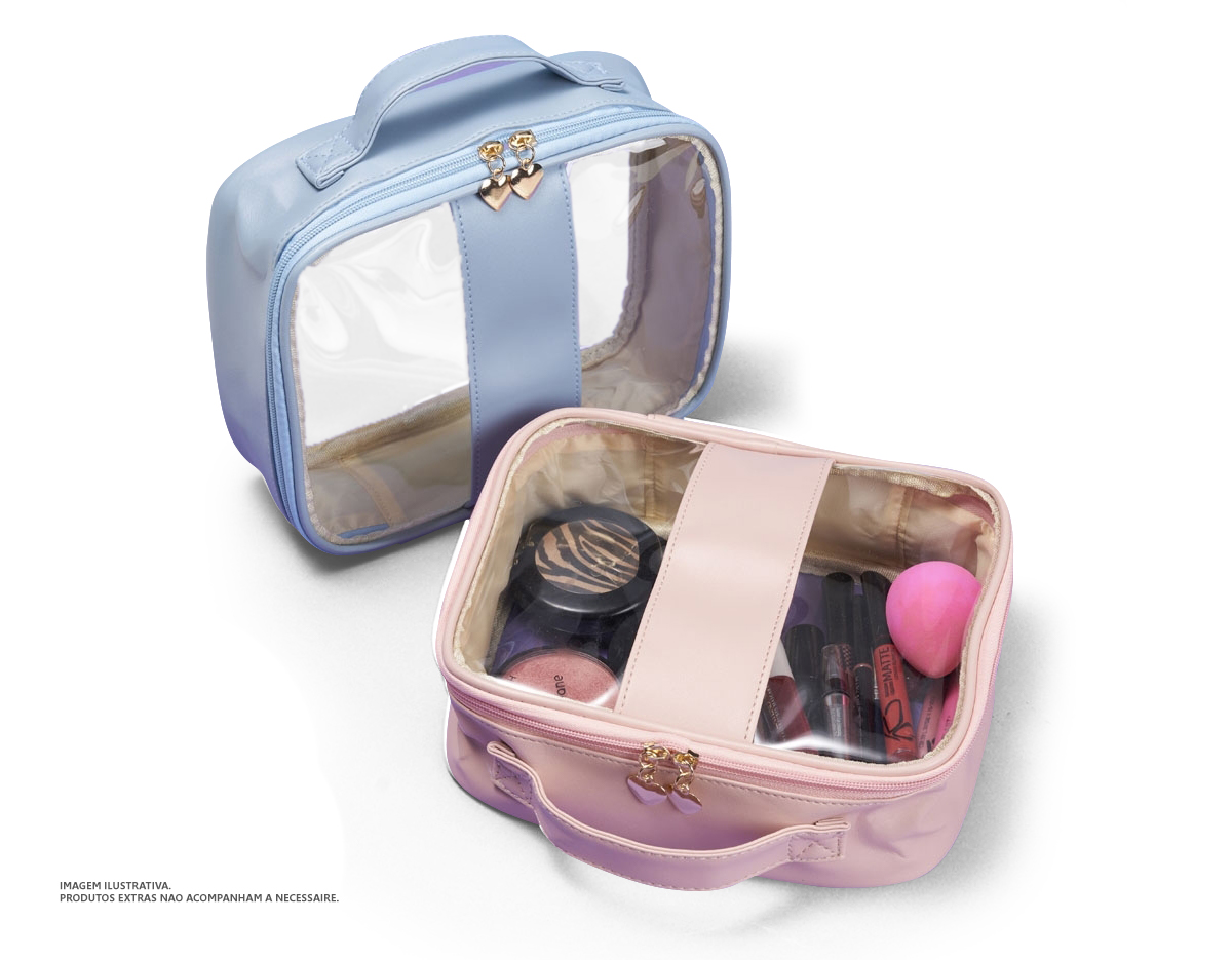 Necessaire impermeável de PVC e PU tamanho G, parte interna com revestimento em tecido, possui alça superior para as mãos, e detalhe dourado em formato de coração no zíper.