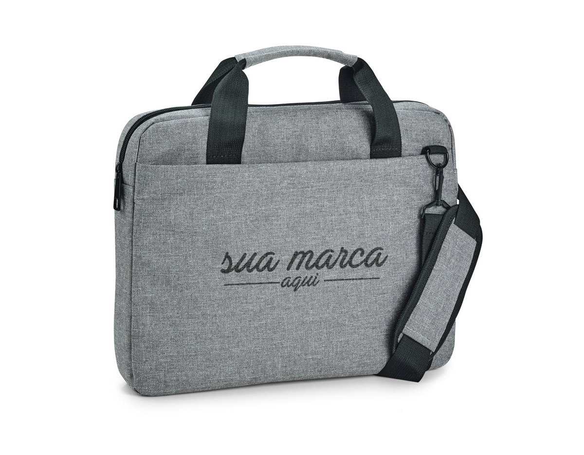 Pasta para notebook em 600D de alta densidade. Compartimento forrado e almofadado, com divisória para notebook até 14''. A pasta tem um bolso frontal, alça de ombro ajustável, com reforço almofadado