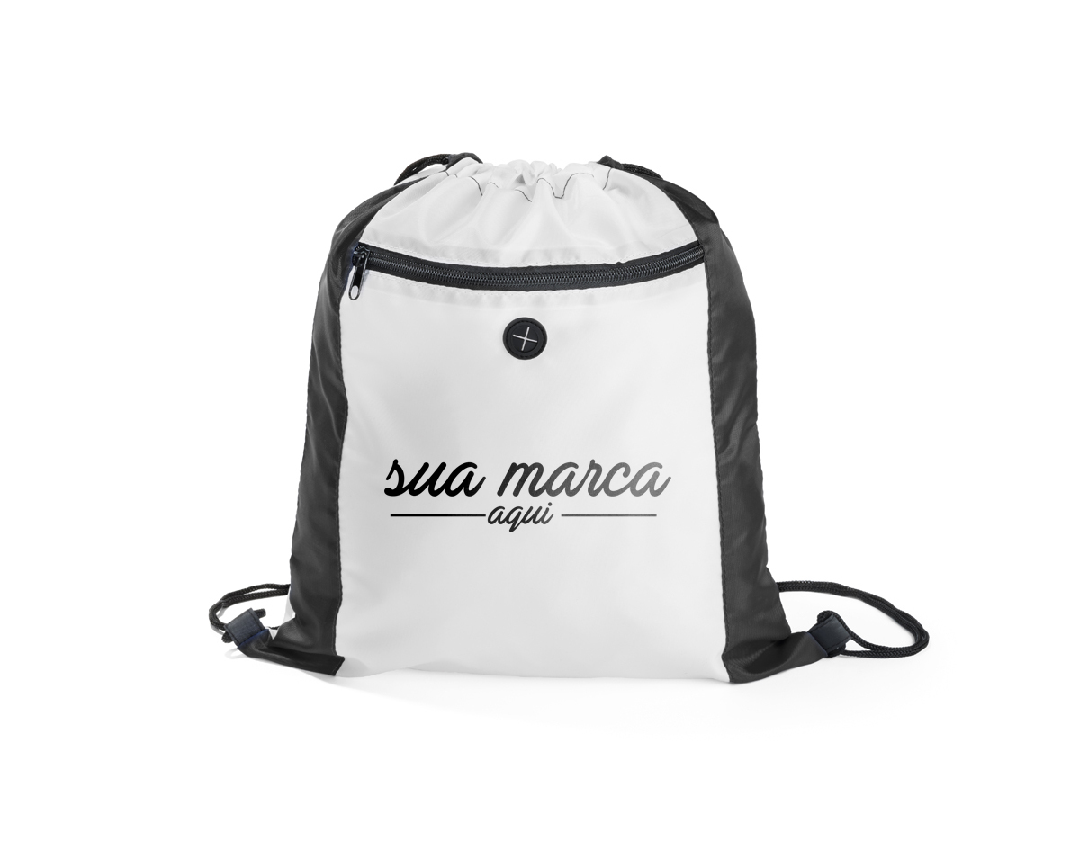 Sacola tipo mochila em 210D com bolso frontal e saída para fone de ouvido. 350 x 400 mm