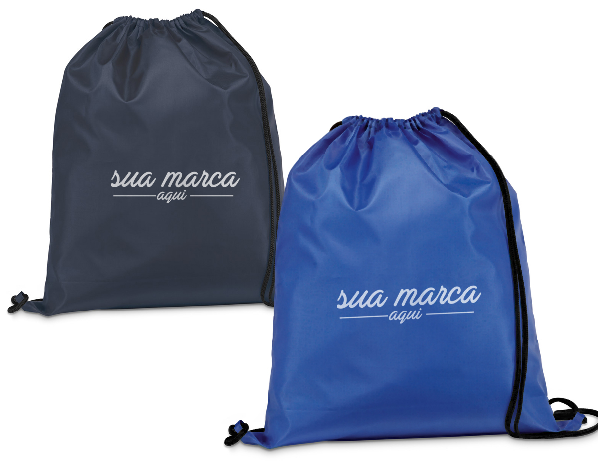 Sacola tipo mochila em poliéster 210D, material leve e resistente, com alças pretas que garantem conforto e praticidade no transporte. Disponível em diversas cores vibrantes, é perfeita como brinde corporativo, unindo utilidade, durabilidade e excelente área para personalização da marca.