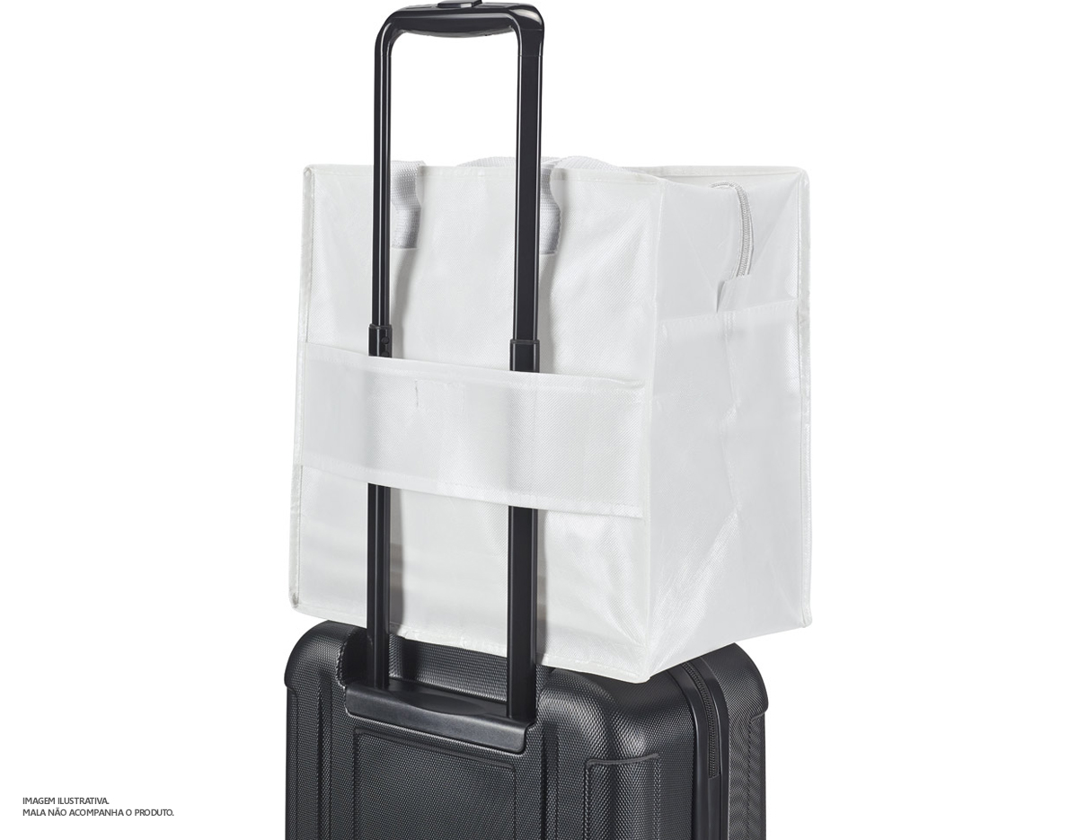 Sacola em non-woven laminado brilhante (140 g/m²) com zíper. A sacola tem encaixe para trolley, fundo reforçado e alças em webbing de 65 cm. 350 x 350mm