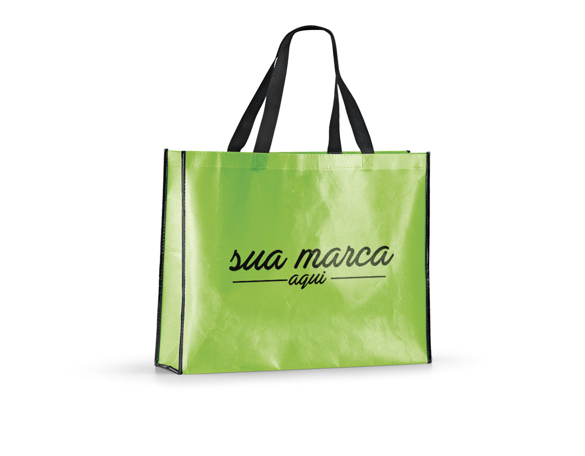 Sacola em non-woven laminado (120 g/m²) com laminação brilhante. Alças em webbing de 60 cm. 420 x 320 x 150 mm