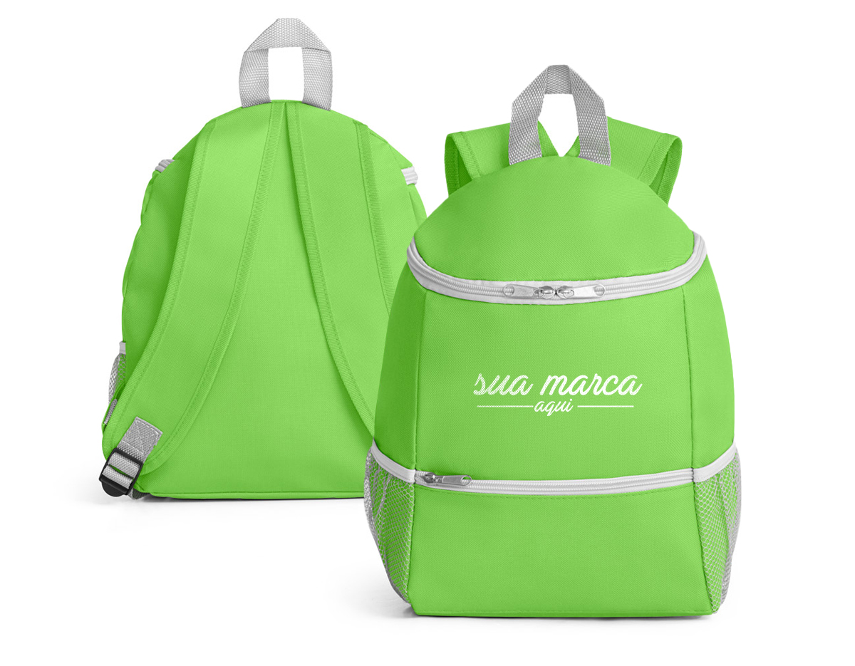 Mochila térmica em 600D com capacidade até 10 L. Inclui um bolso frontal com zíper e dois bolsos laterais em tela 280 x 340 x 140 mm