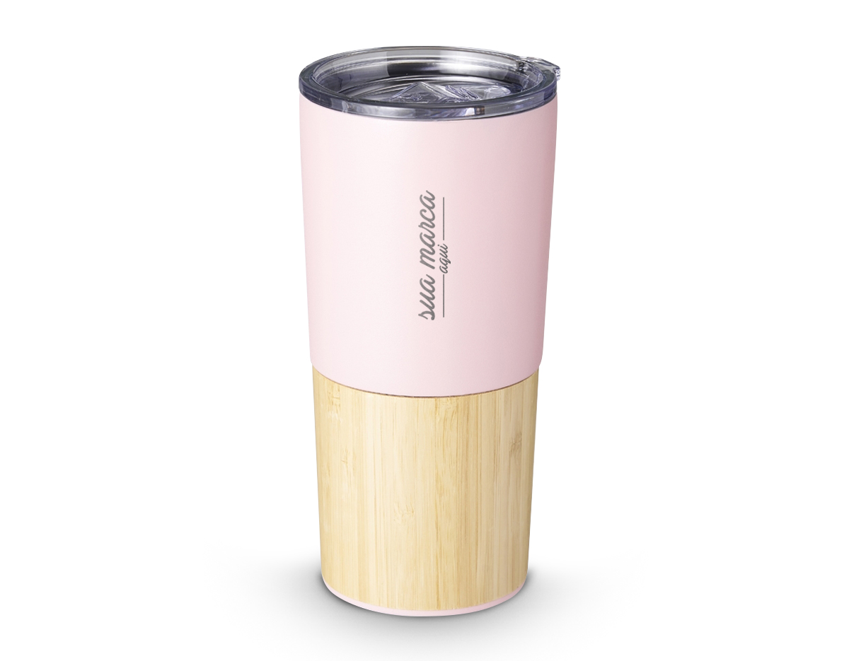 Copo térmico de inox 600ml com parede dupla e detalhe de bambu. Tampa com acesso ao bocal e trava de segurança.