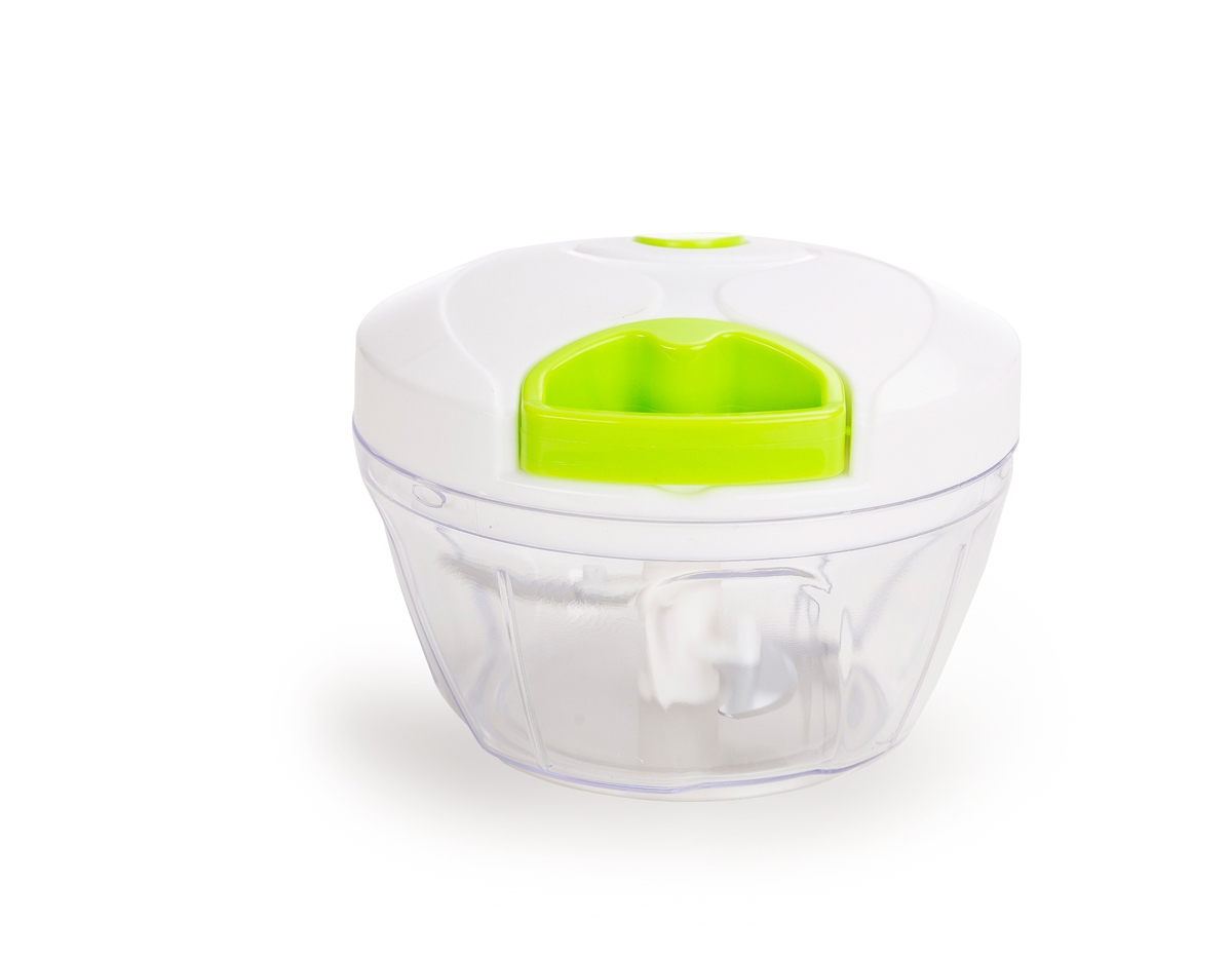 Processador de alimentos manual, tampa plástica de polipropileno com puxador verde, pote transparente em poliestireno com relevo e lâminas em aço inox.