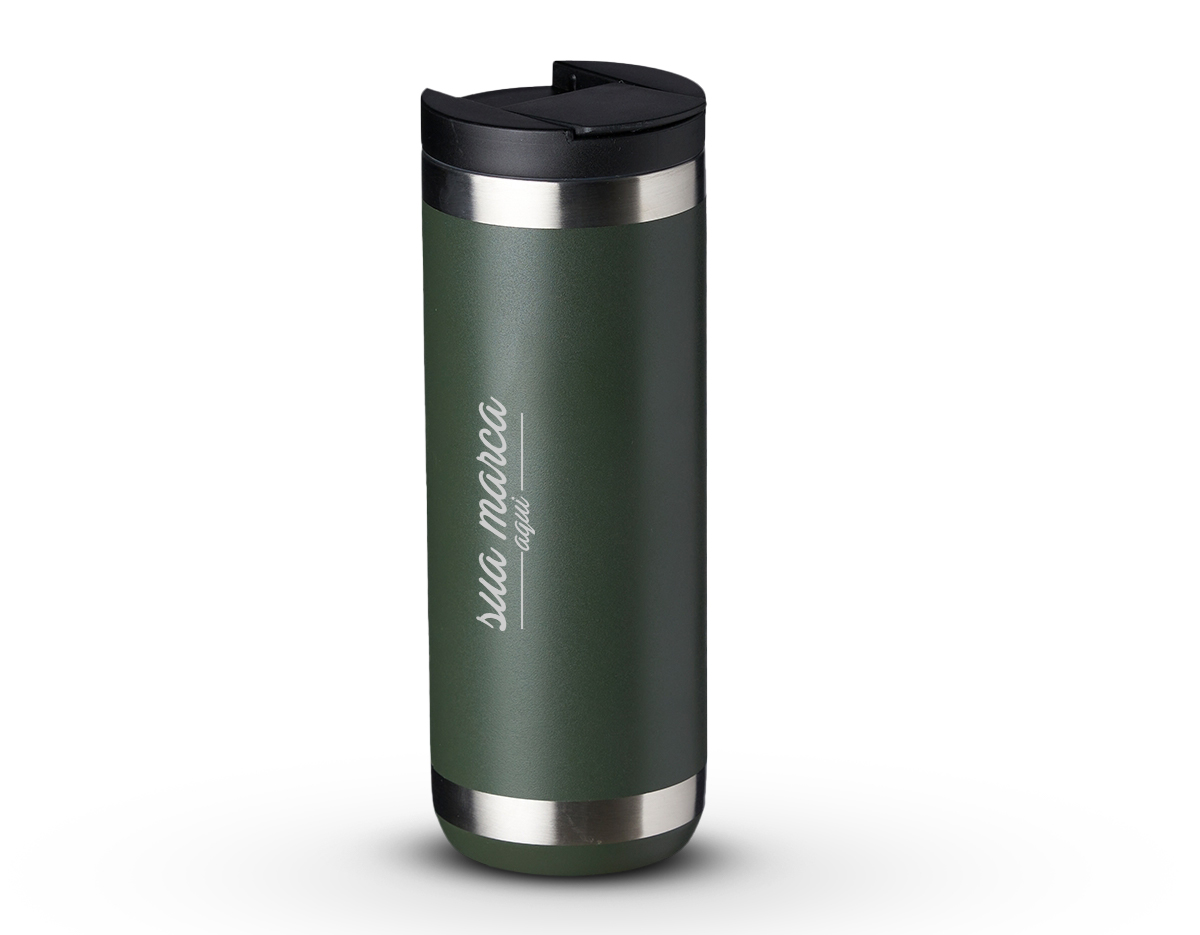 Copo térmico de inox , feito de parede dupla com capacidade para 550ml. Contém tampa plástica com bocal e trava de segurança.