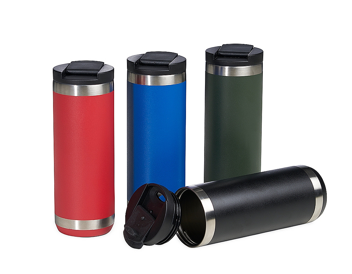 Copo térmico de inox , feito de parede dupla com capacidade para 550ml. Contém tampa plástica com bocal e trava de segurança.