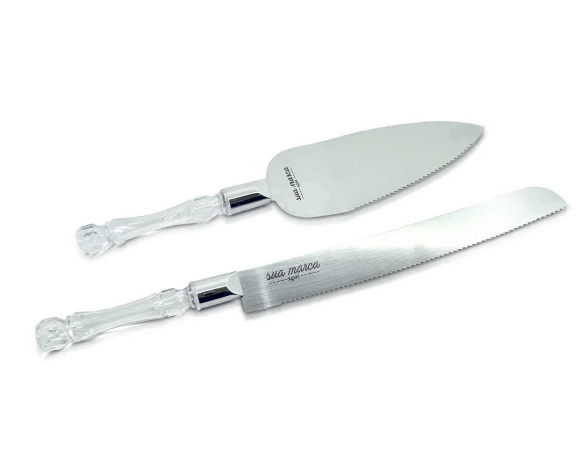 Conjunto de talheres 2 peças, composto por espátula e faca em inox com cabos plásticos. Acompanha estojo de papel.