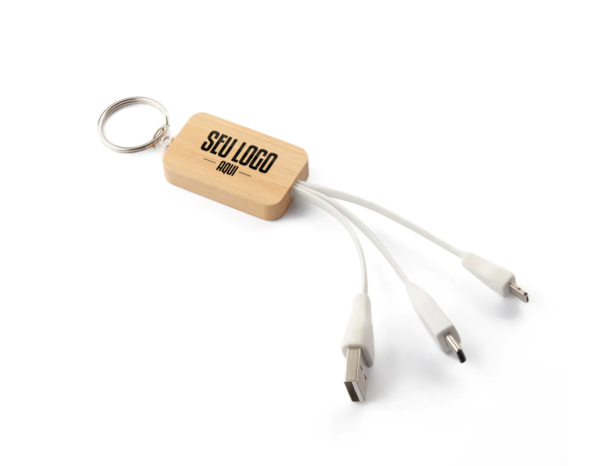 Chaveiro de capa de bambu com cabo para carregamento USB-A a Micro-B (2 em 1 pinos) e Tipo C. Como o bambu é um material natural, a cor do item pode variar.