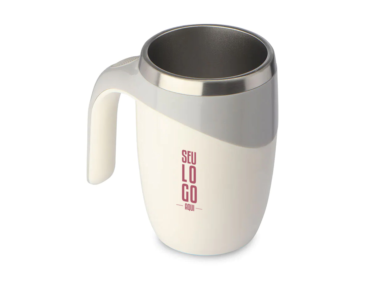 Caneca plástica mixer em aço inox na parte interna com capacidade de até 380ml. Na parte interna possui uma capsula imantada facilitando a remoção para limpeza da caneca. Ideal para junções de bebidas em pó. Para a função mixer funcionar é necessário 3 pilhas AAA, não acompanha pilha.