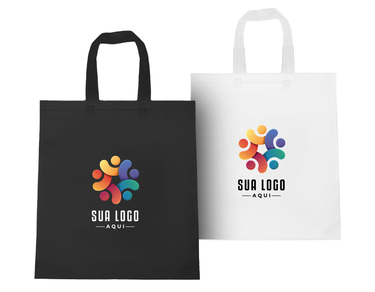 Sacola TNT 80gr e alça inteira de 50 cm. No fundo da sacola existe uma abertura de 8cm deixando seu espaço interno ainda maior.
